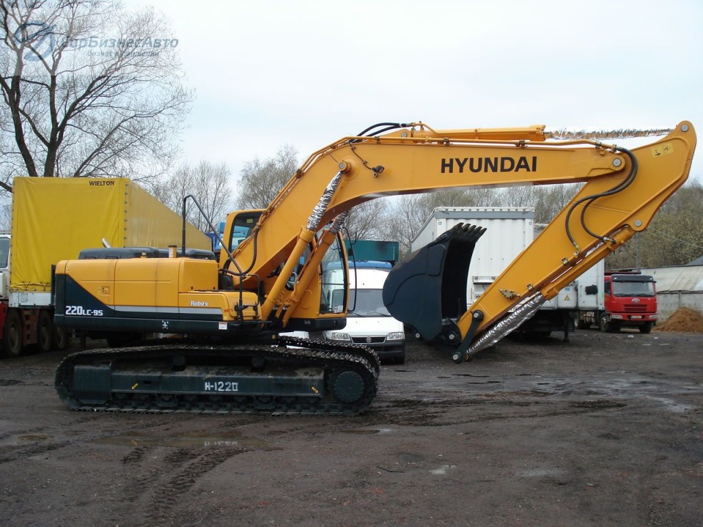 Экскаватор гусеничный HYUNDAI R220LC-9S б/у 2014