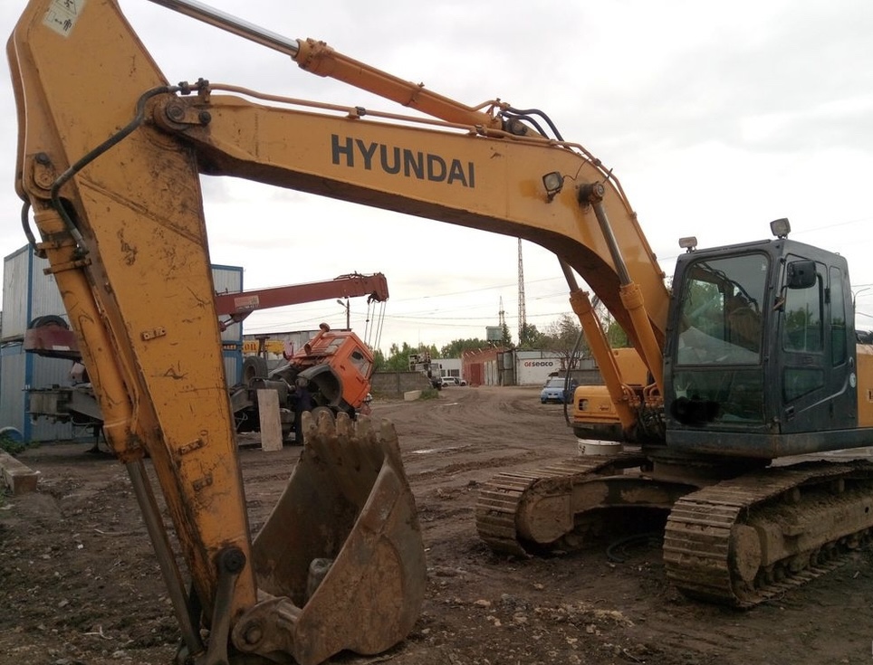 Аренда экскаватора Hyundai R210