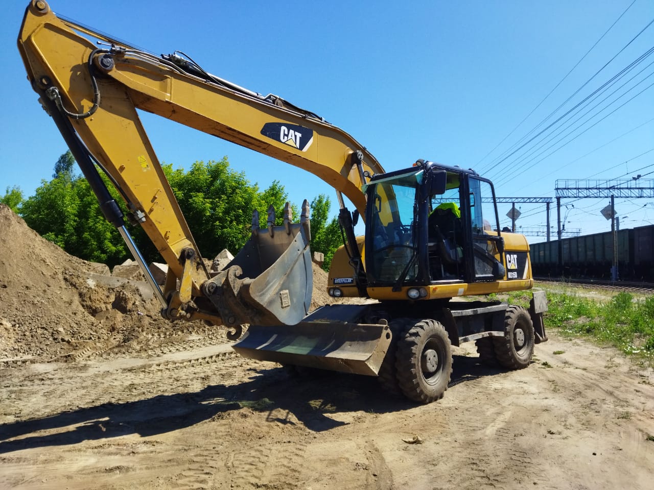 Аренда полноповоротного экскаватора колесный