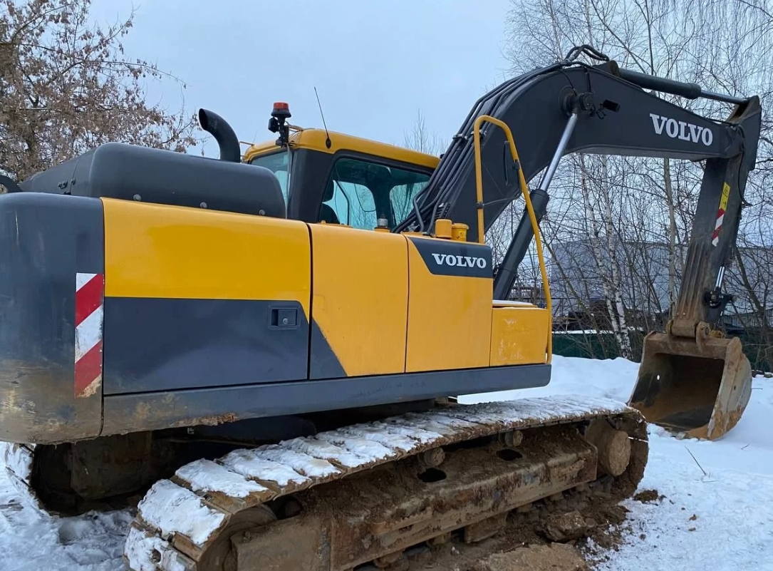 Гусеничный экскаватор в аренду