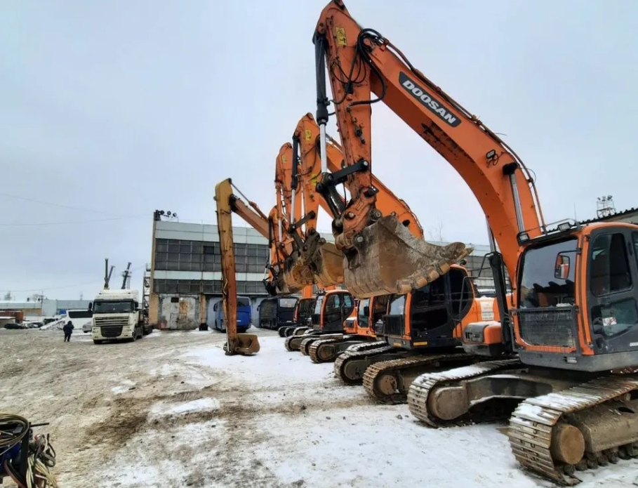 Аренда гусеничного экскаватора с гидромолот