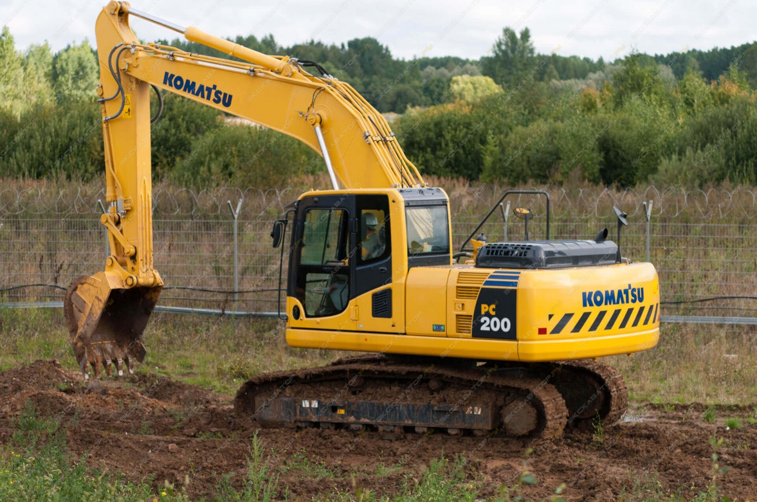 Услуги Komatsu PC200