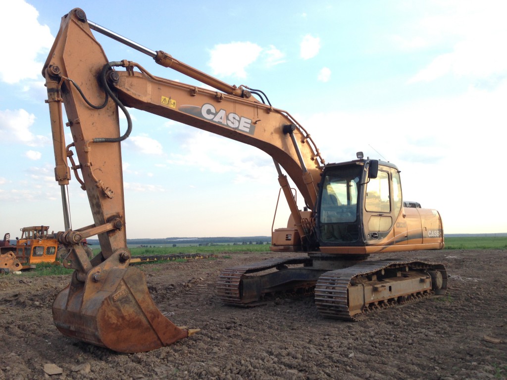 Аренда гусеничного экскаватора CASE CX210