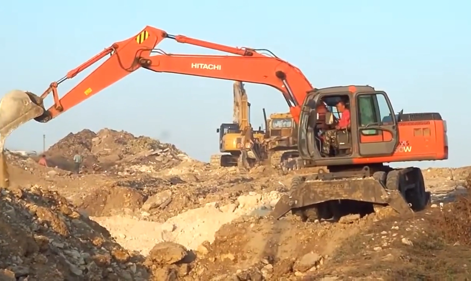 Экскаваторы в работу