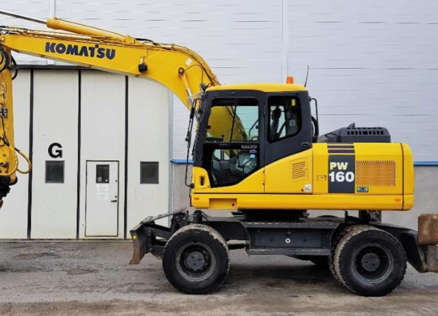 Экскаватор Komatsu