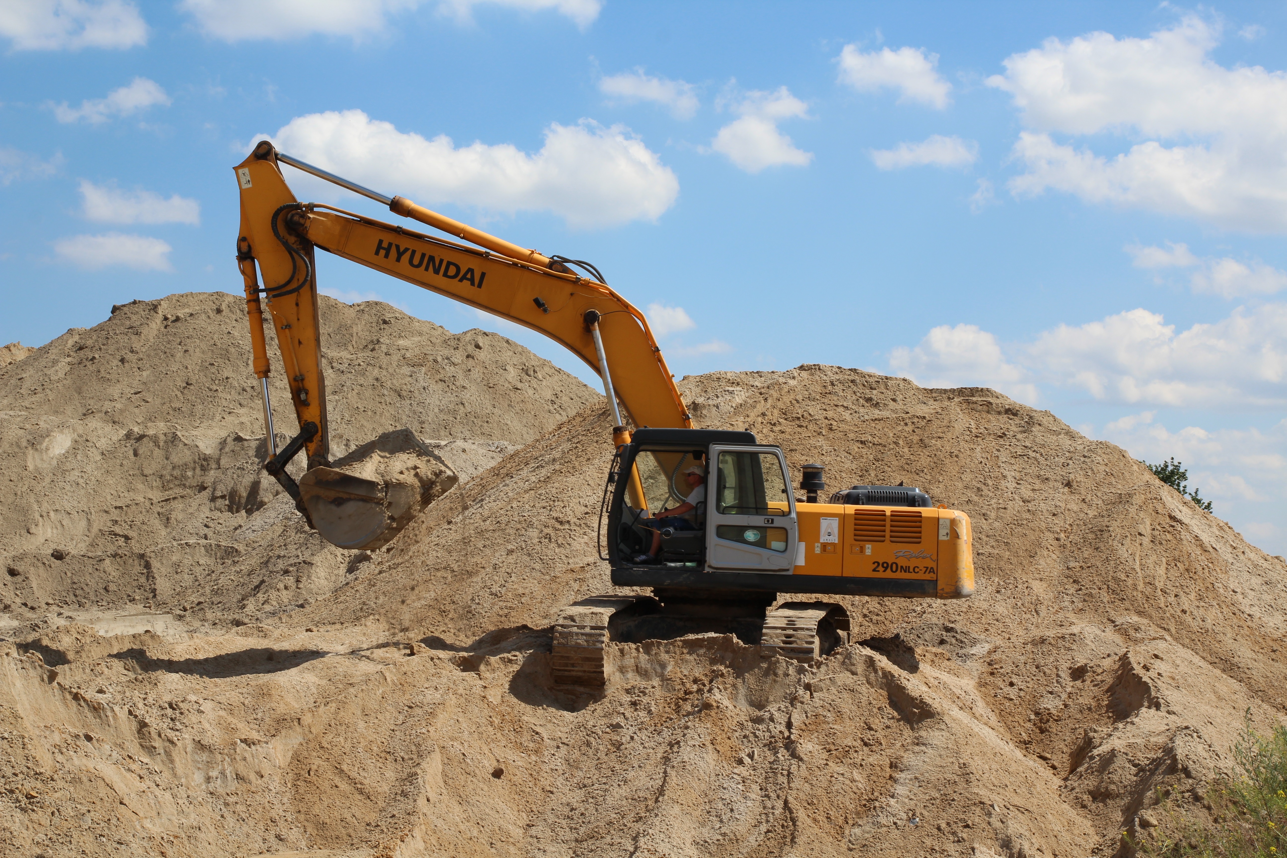Экскаватор Хундай R 290 LC7A в аренду.