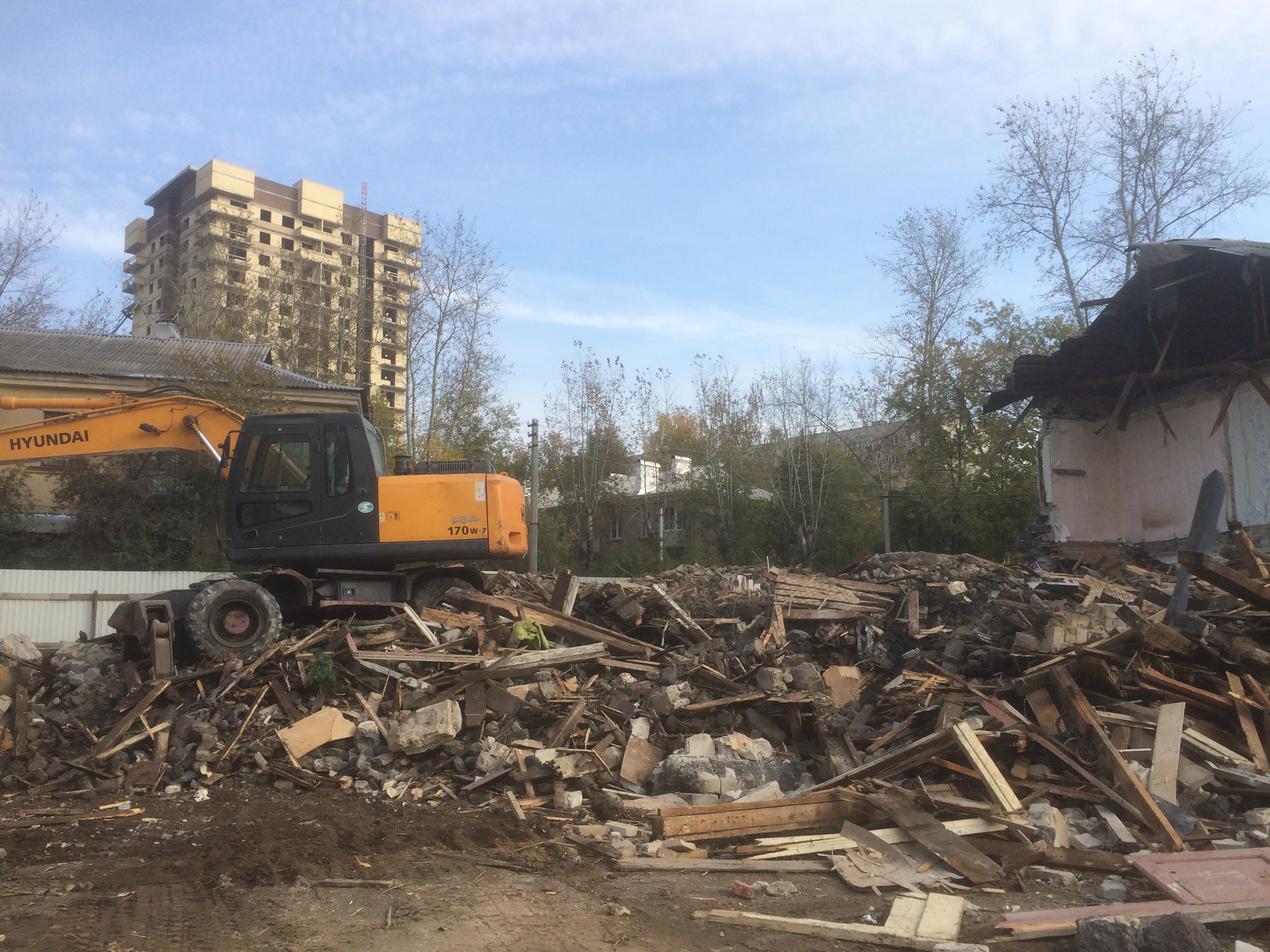 Аренда колесного экскаватора. Планировка. Демонтаж