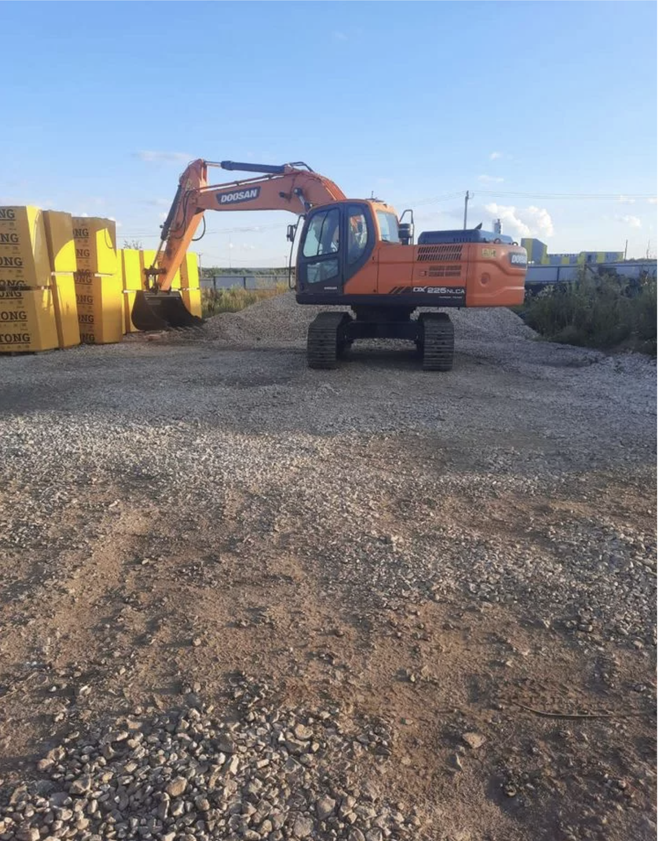 В аренду экскаваторы гусеничные, колесные