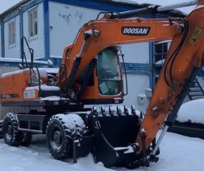 Аренда колесного полноповоротного экскаватора