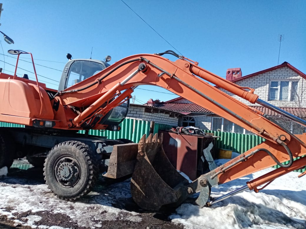 Сдам в аренду колёсный экскаватор