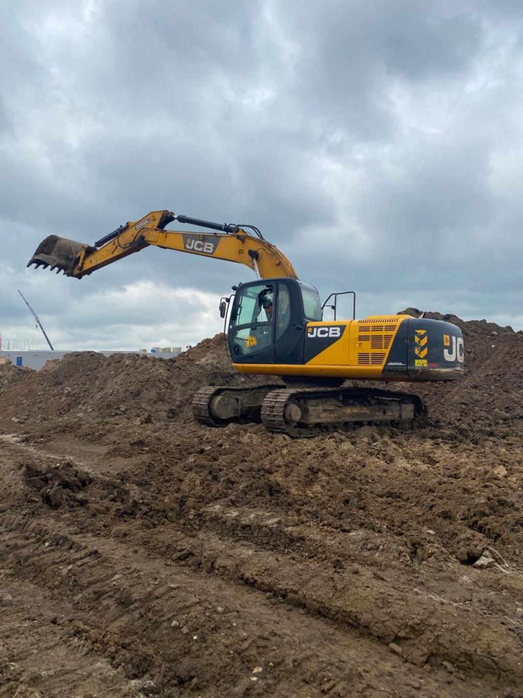 Аренда гусеничного( колесного) экскаваторов