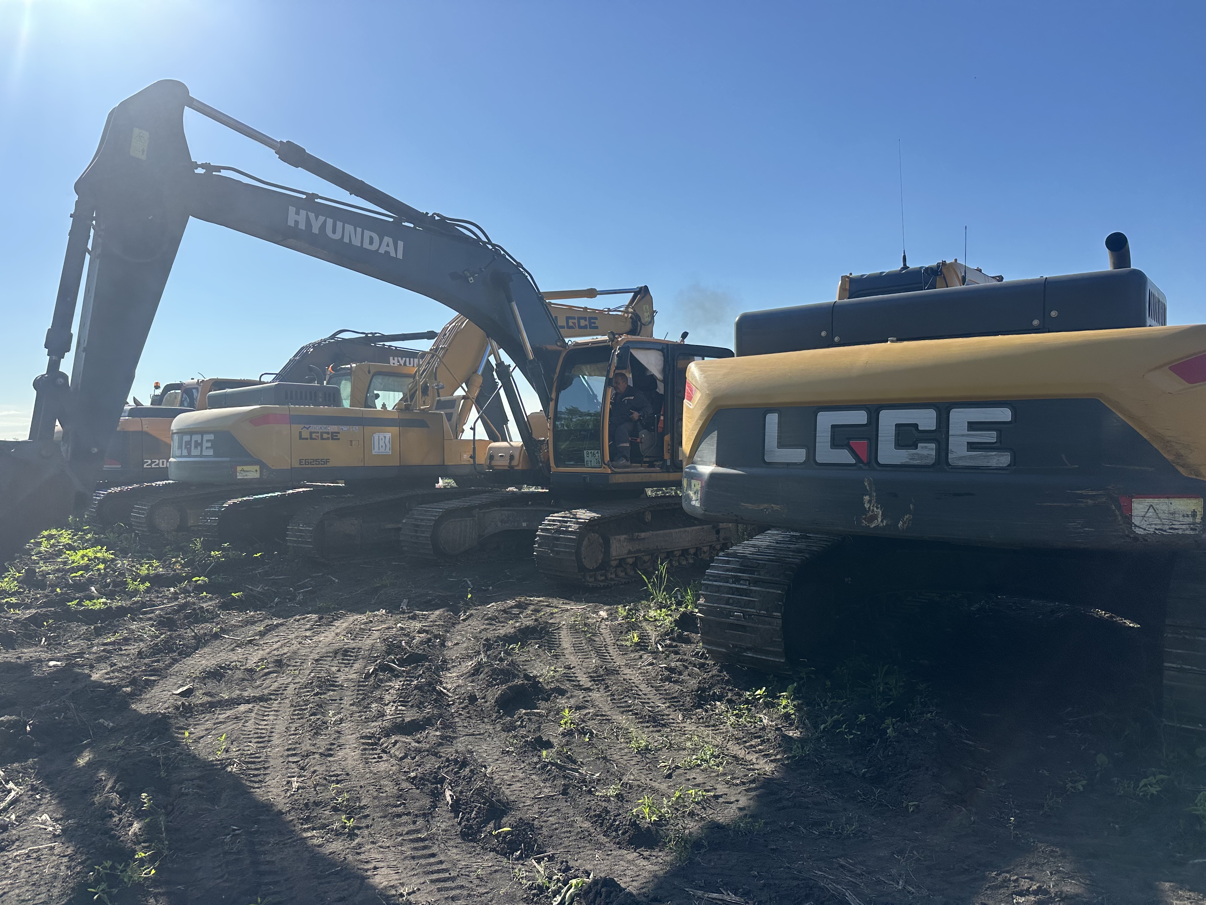 Аренда гусеничного экскаватора ковш 1.5 куб.м