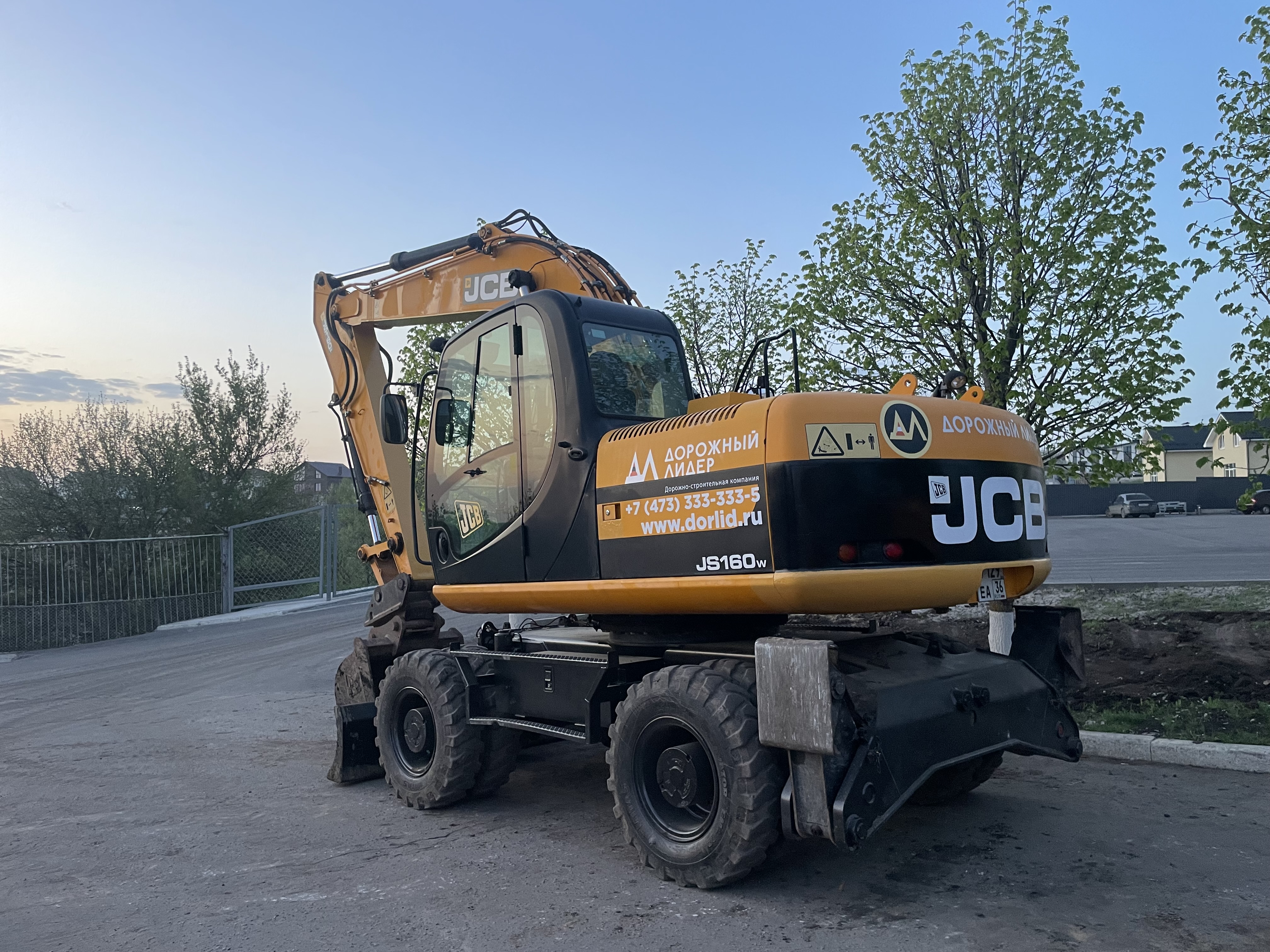 Аренда колесного экскаватора JCB 160