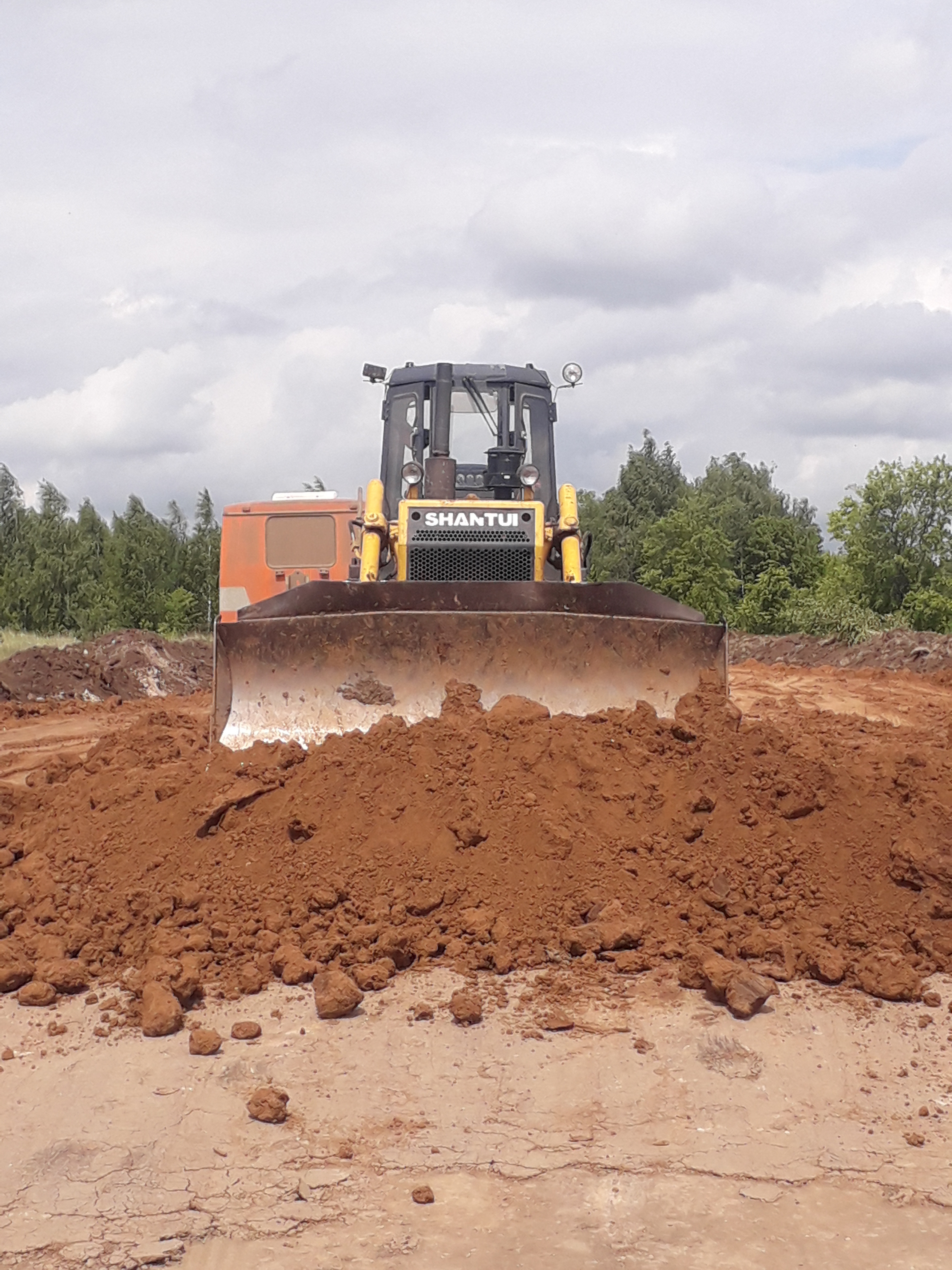 Бульдозер в аренду с экипажем