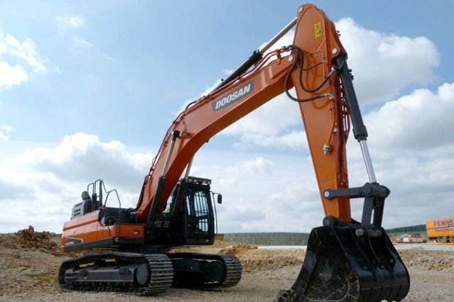Гусеничный экскаватор Doosan