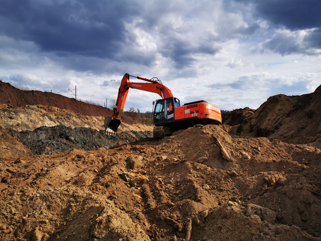 Экскаваторы гусеничные в аренду.