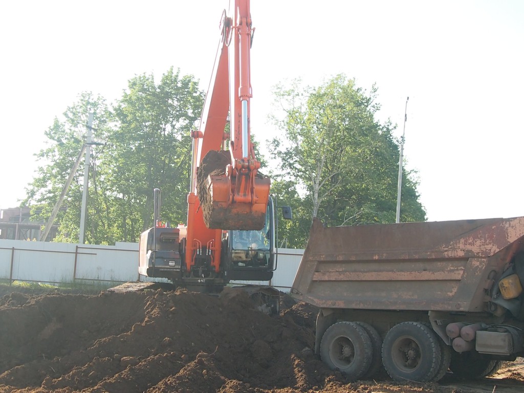 Услуги экскаватора и автомобилей КАМАЗ 5511