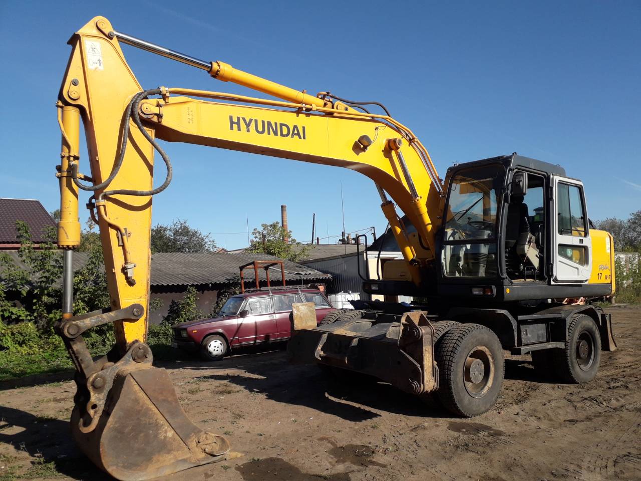 Аренда колесного экскаватора Hundai 170