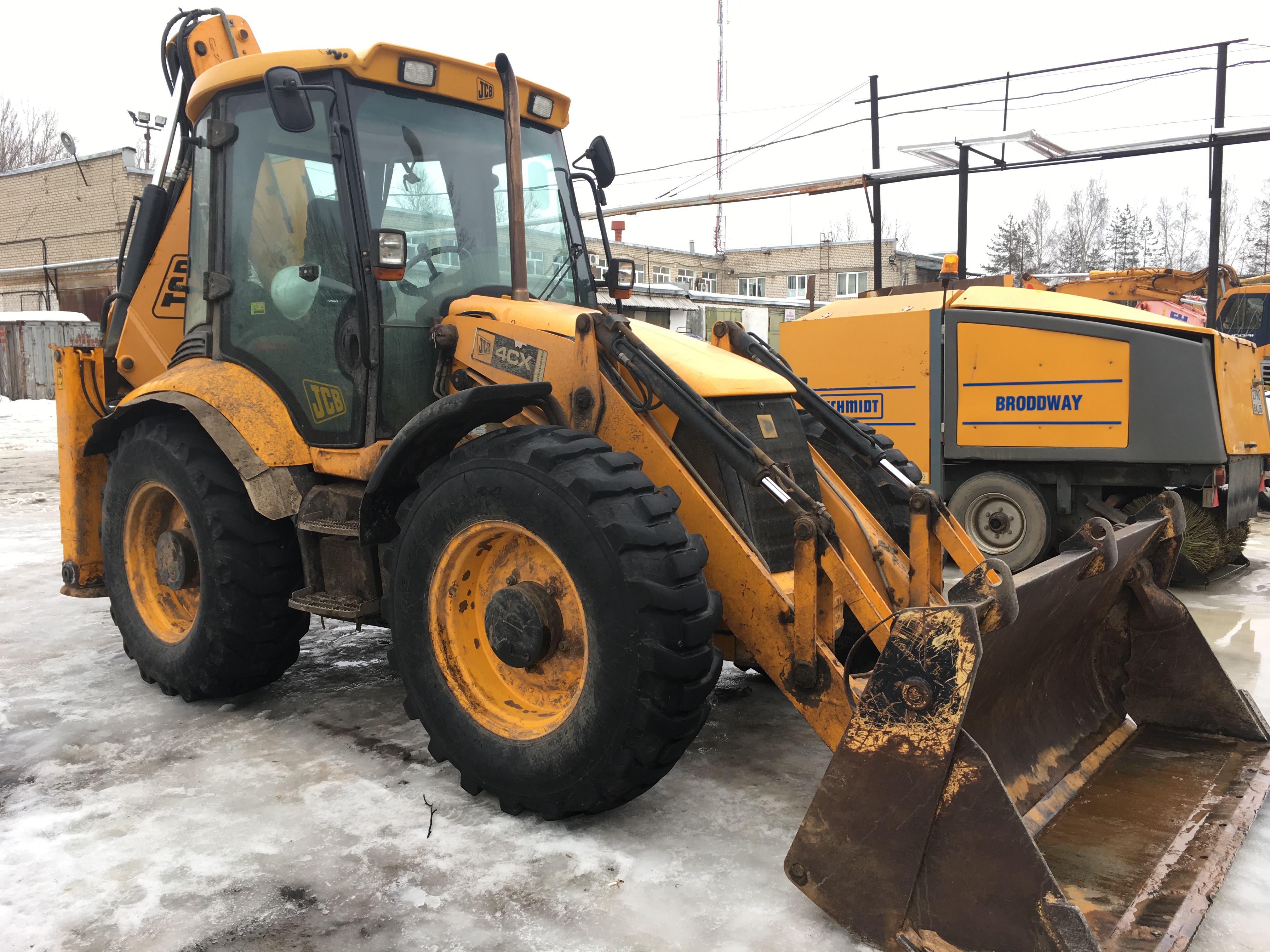 Экскаватор от собственника Валерий