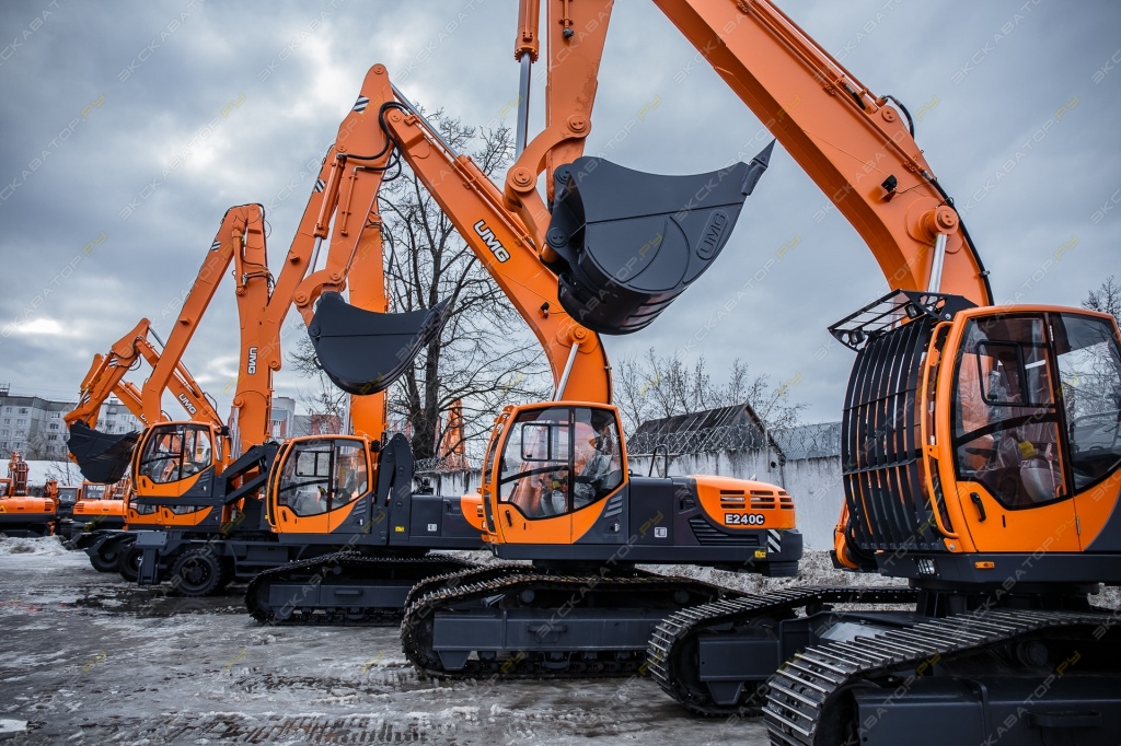 Аренда гусеничного экскаватора UMG E240C