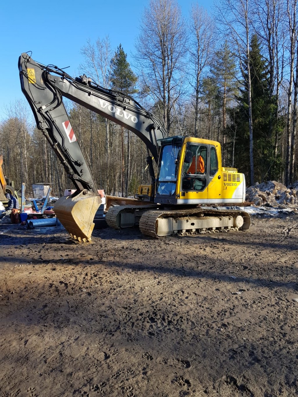Услуги экскаватора в Кировском районе