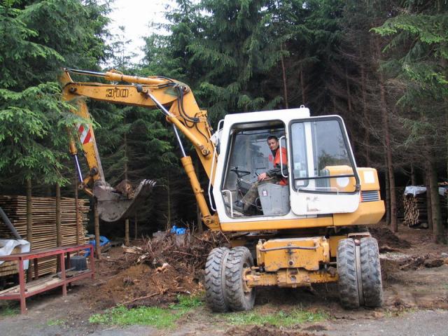 Сдам в аренду экскаватор колесный