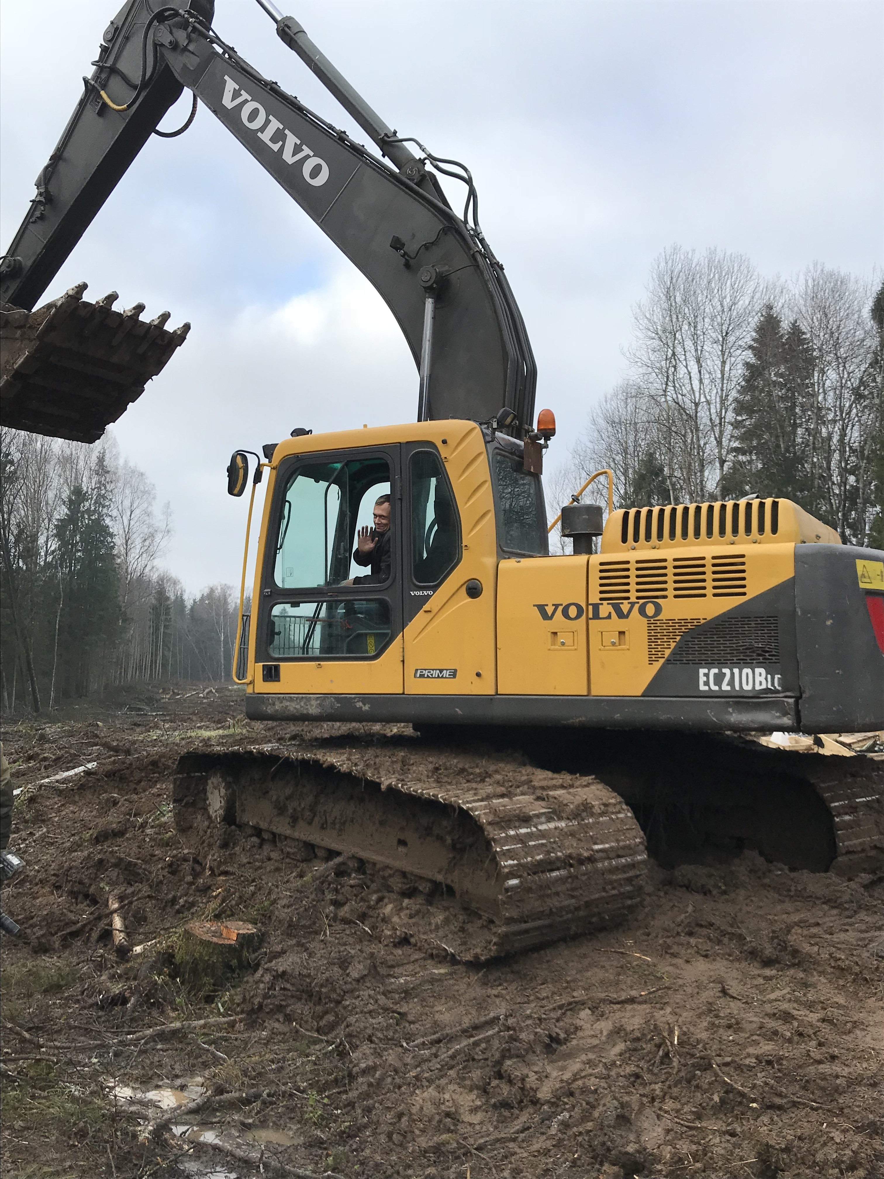 Аренда болотного экскаватора