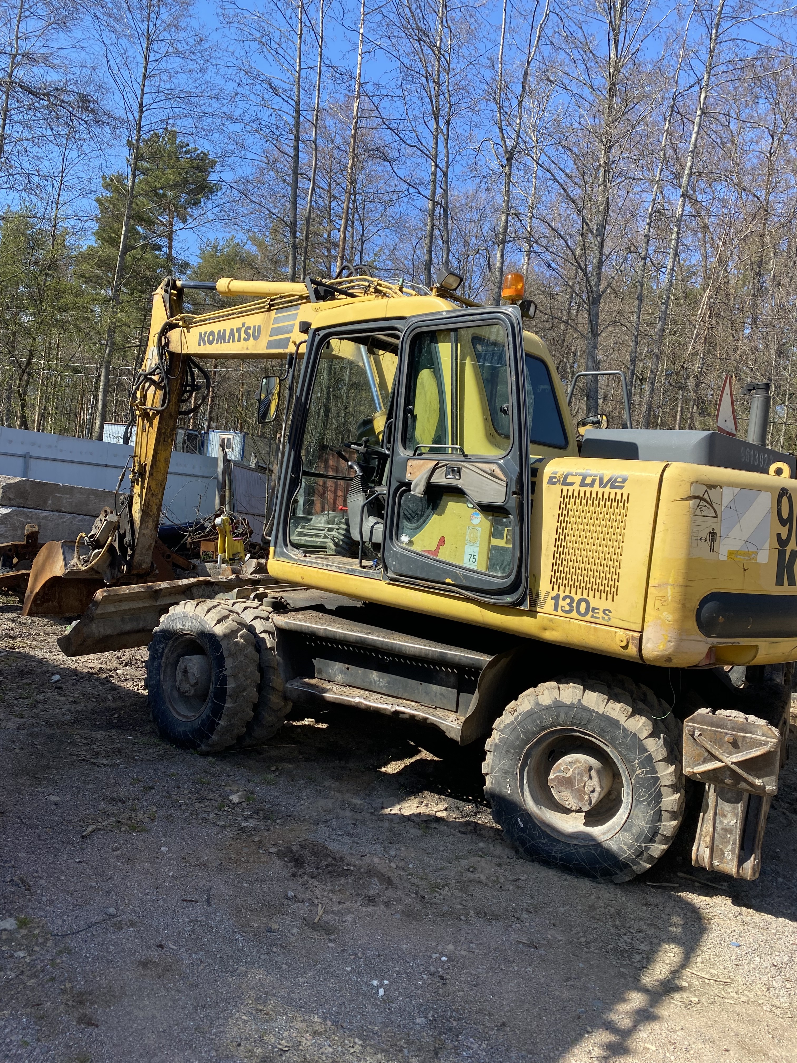 Аренда колёсного экскаватора