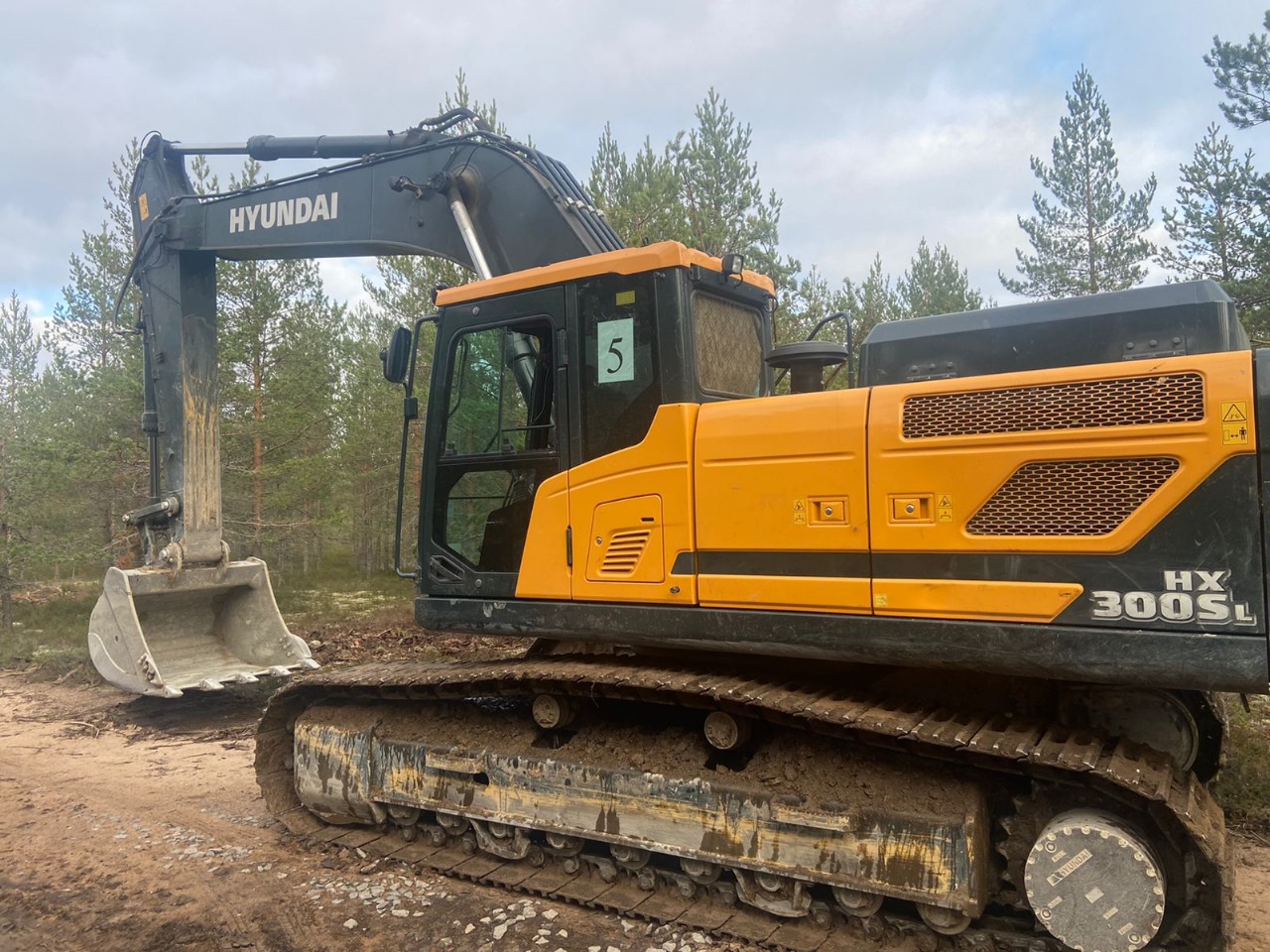 Экскаваторы в аренду.