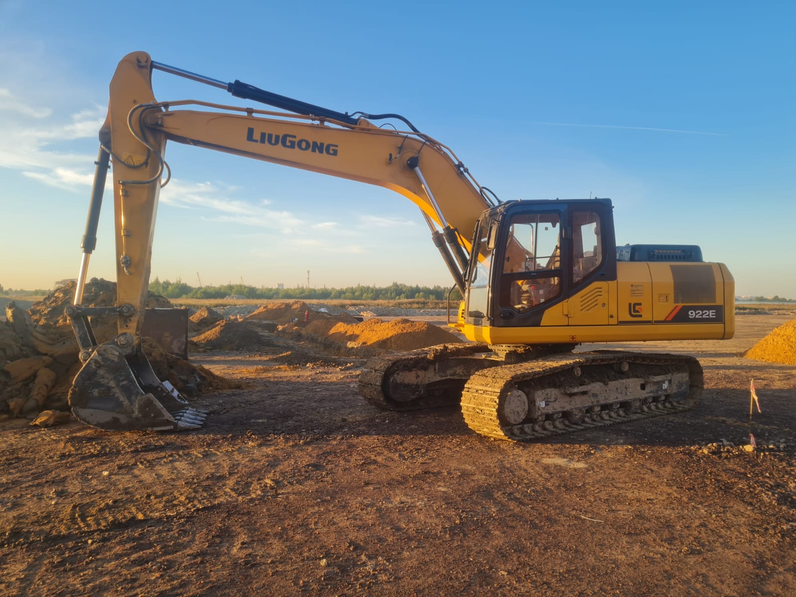 Аренда Экскаватор гусеничный 1- 1,2 м³  22 тонны