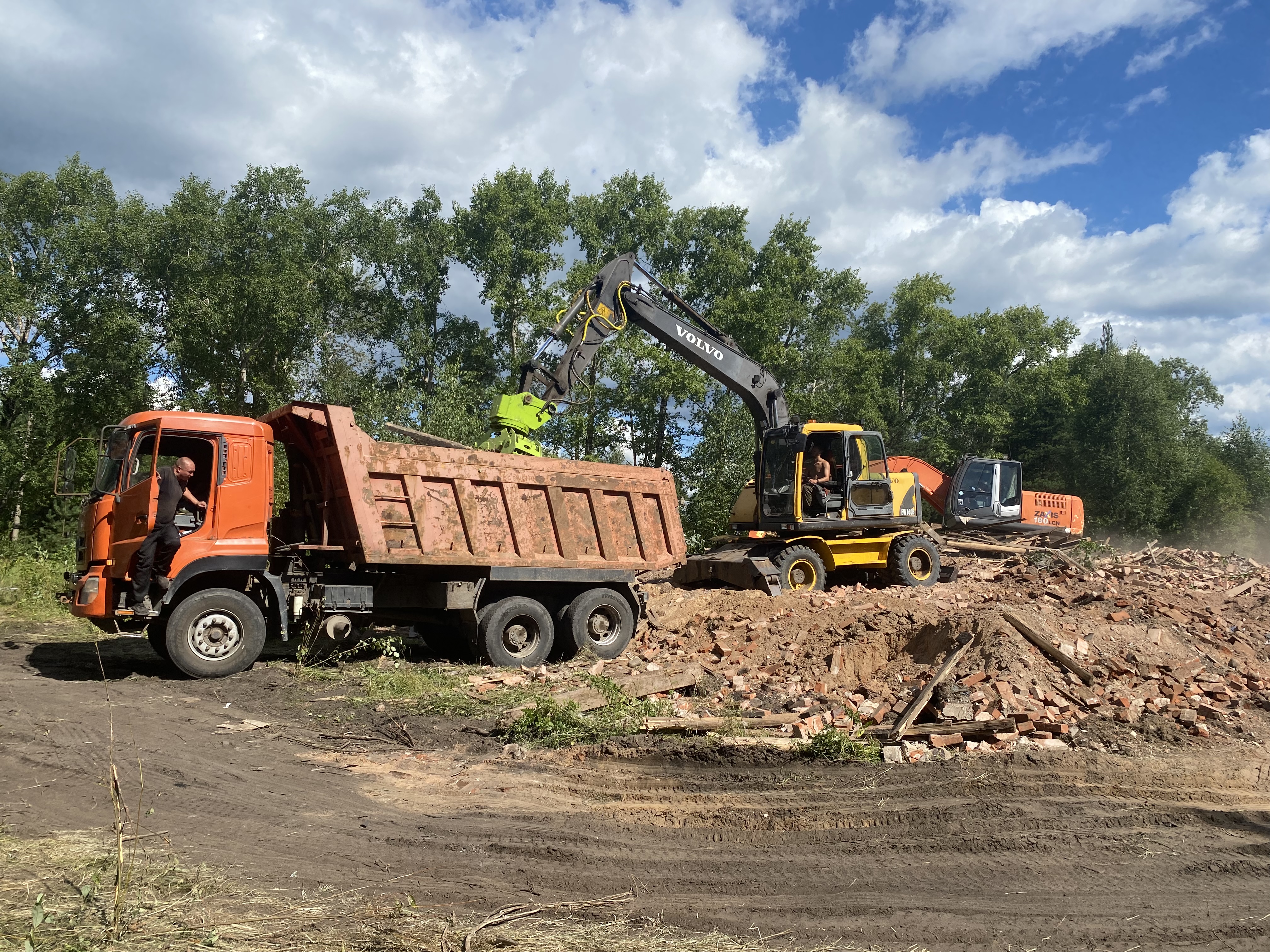 Полноповоротный экскаватор колесный, гусеничный