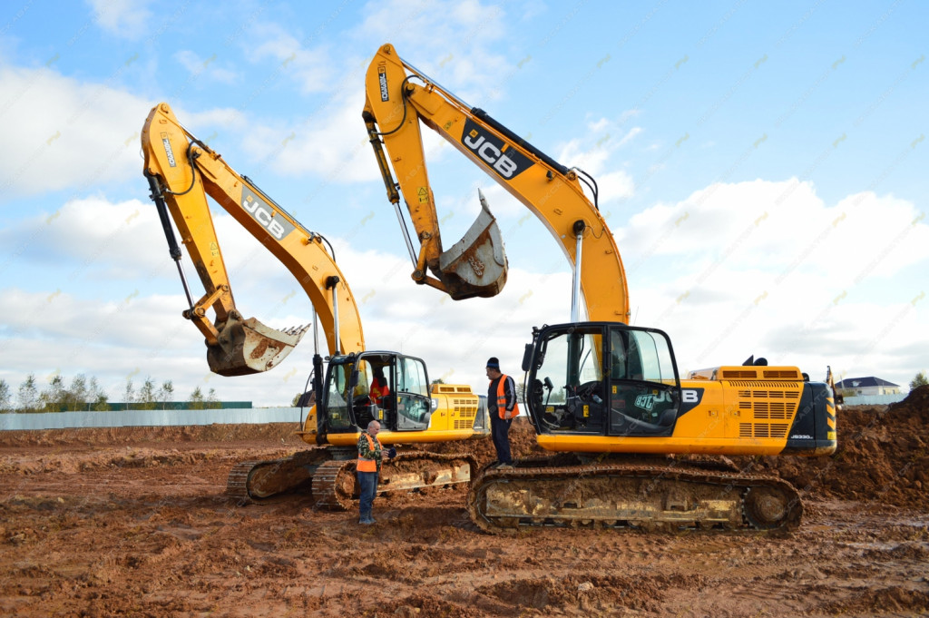 Строительный экскаватор в аренду