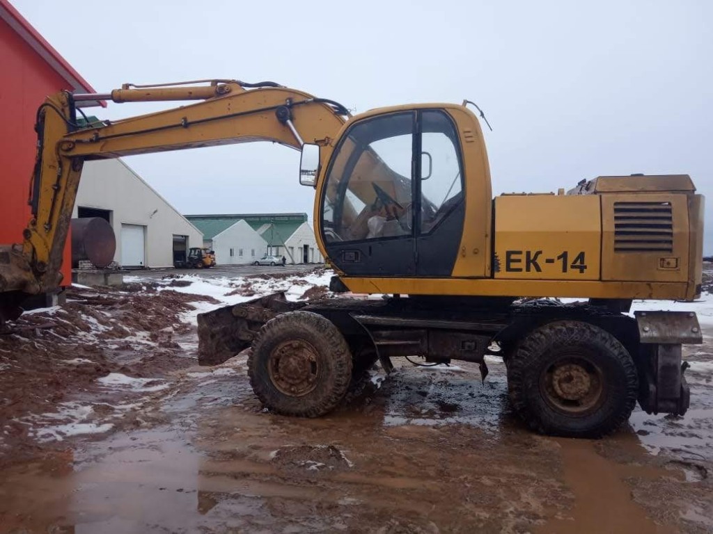 Услуги экскаватора. Копка, планировка.