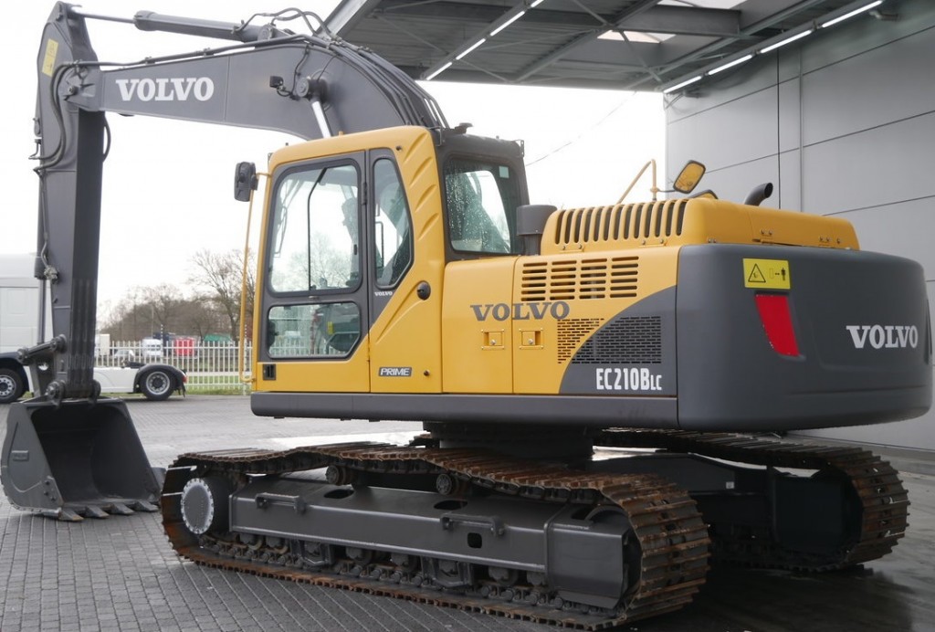 Экскаватор гусеничный болотоход аренда.