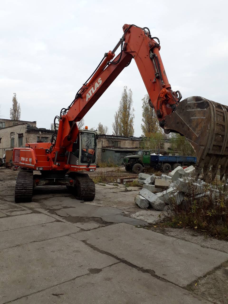 Аренда экскаватора от собственника Роман