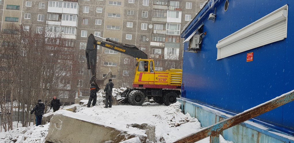 Полноповоротный колесный экскаватор в аренду