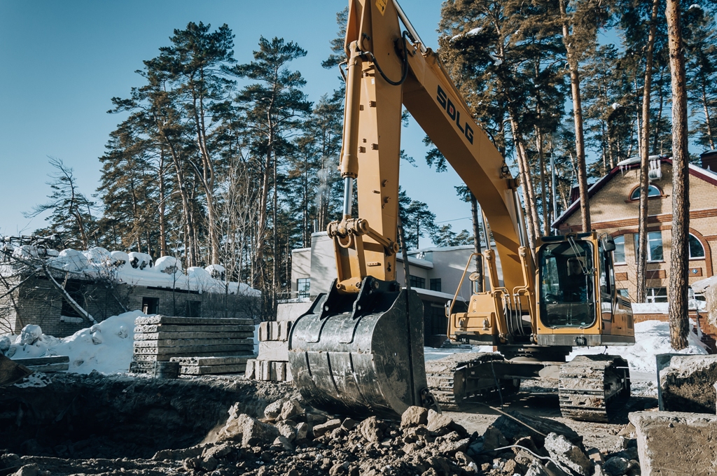 Услуги гусеничного экскаватора