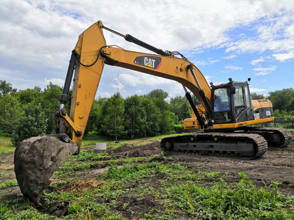 Аренда гусеничного экскаватора