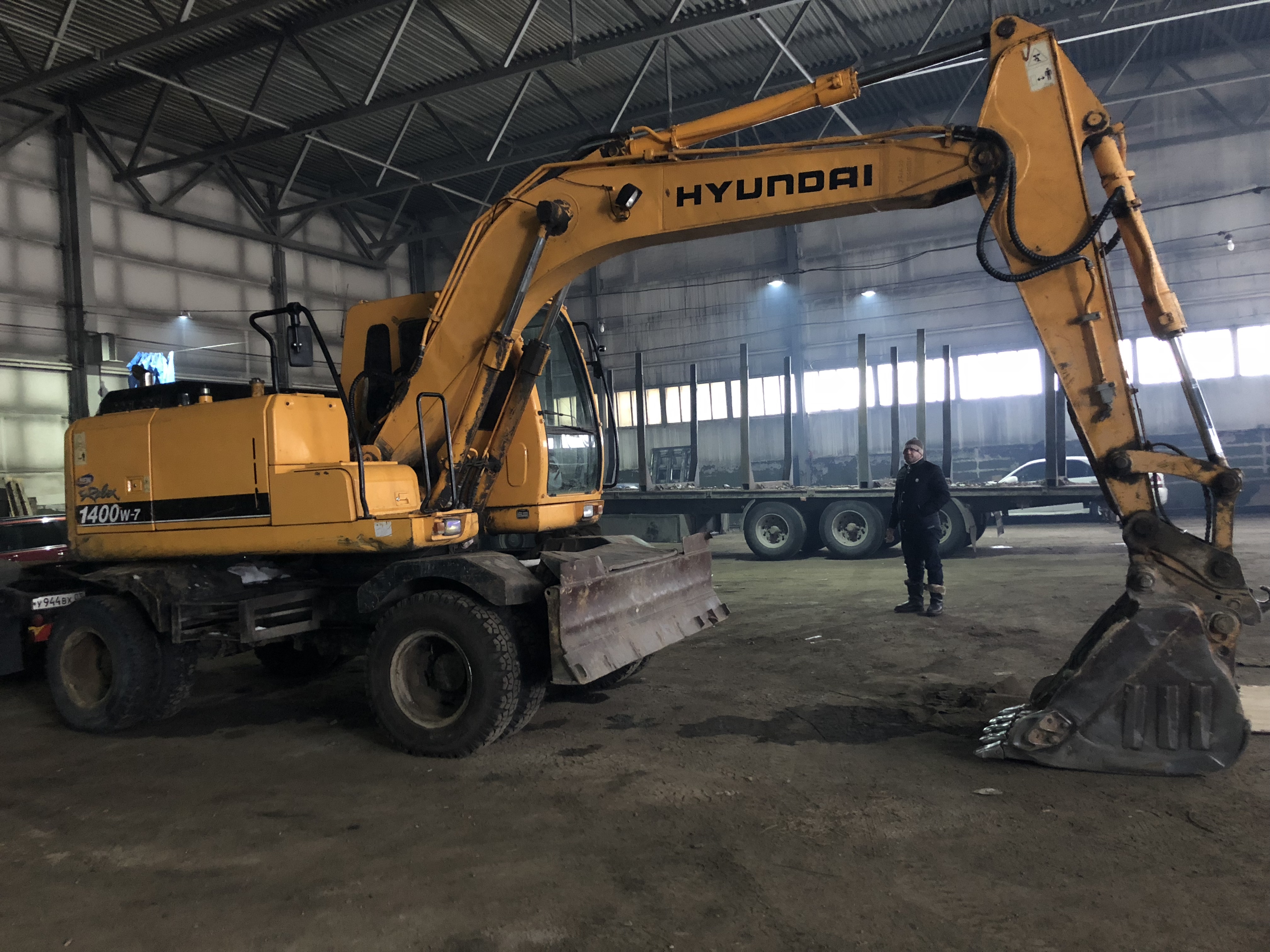 Сдаю в аренду колесный экскавтор