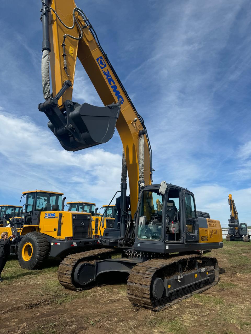 Гусеничный экскаватор в аренду