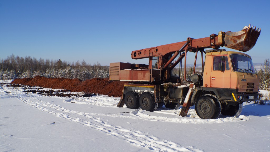 Болшой автомобильный экскаватор Татра
