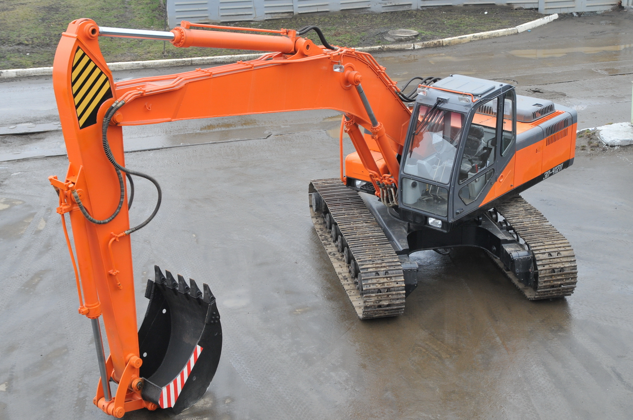 Сдам в аренду экскаватор