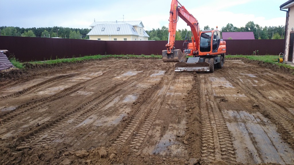 колесный экскаватор/ гидромолот