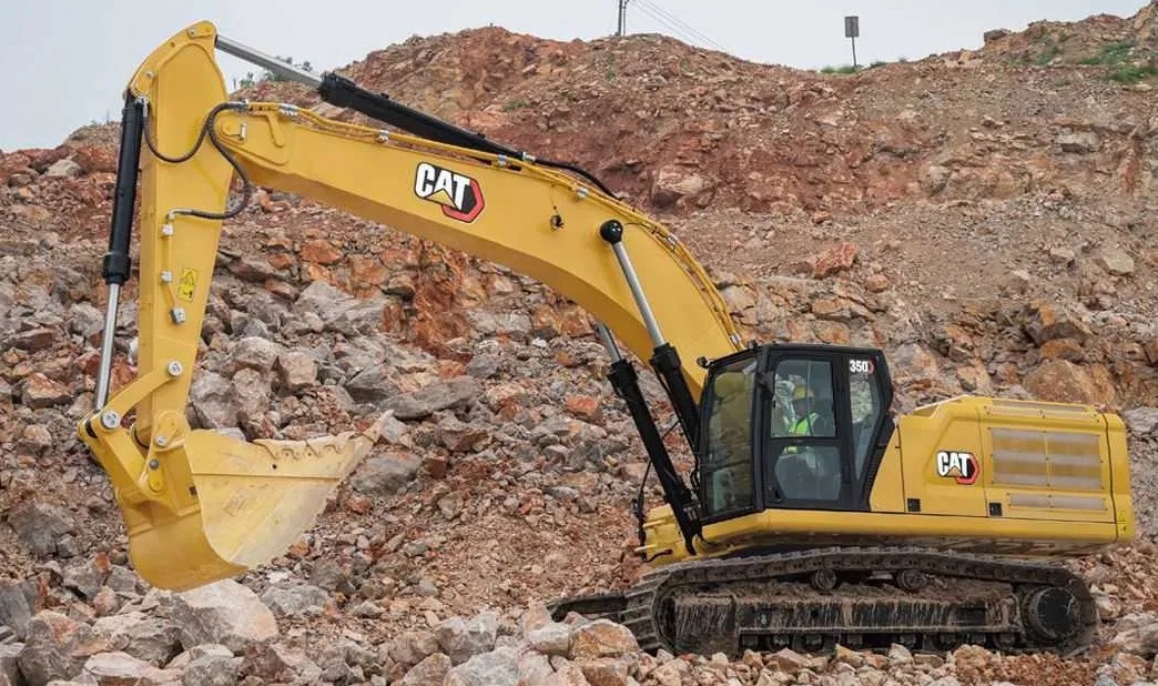 Услуги экскаватора CATERPILLAR со скальным ковшом