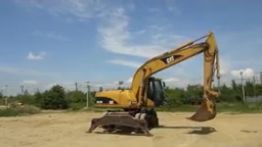 Аренда колесного полноповоротного экскаватора в Новосибирске