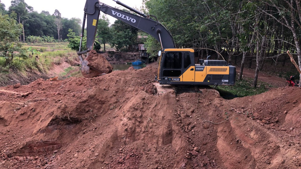 Экскаватор аренда. Копка, планировка, демонтаж.