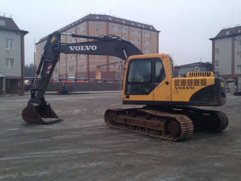 Экскаватор с гидромолотом. Копка, демонтаж.