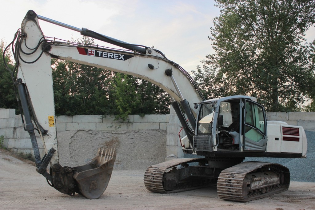 Экскаватор гусеничный TEREX TC240LC