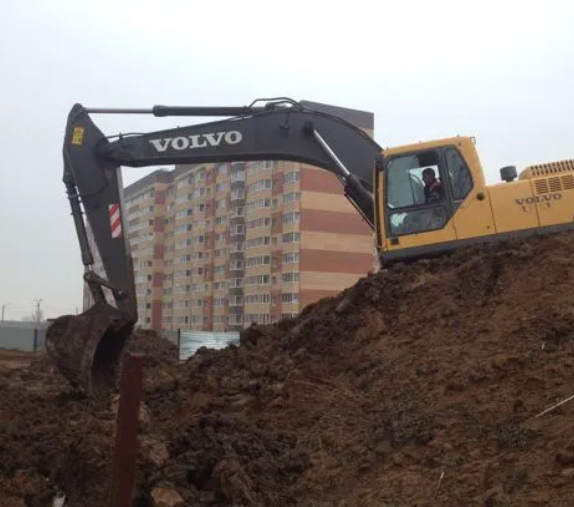 Рытье траншей, котлованов, колодцев