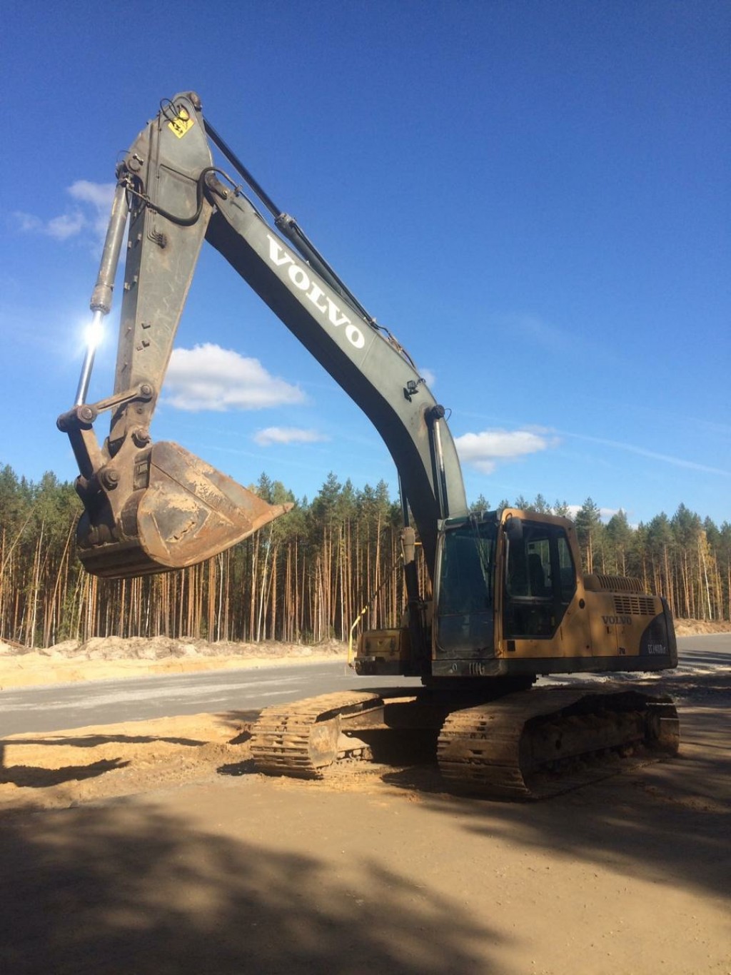 Аренда экскаватора гусеничный.